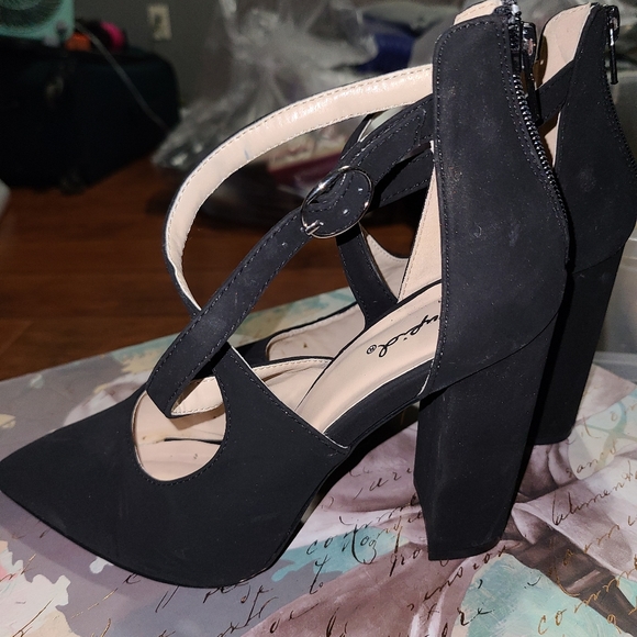 Black pointed heels - Picture 4 of 4